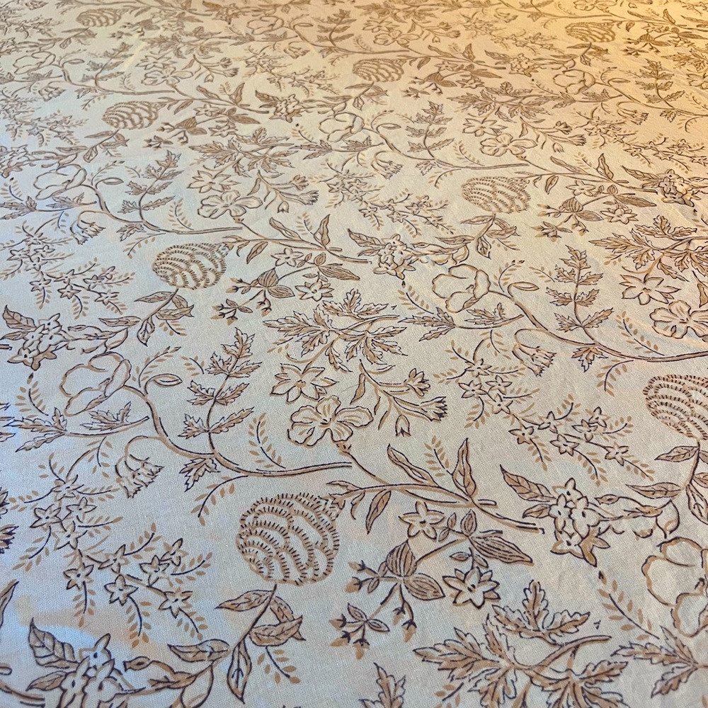 Round Tablecloth 100% Cotton Made in India Tan Brown Botanical Floral Print Boho - Picture 4 of 7